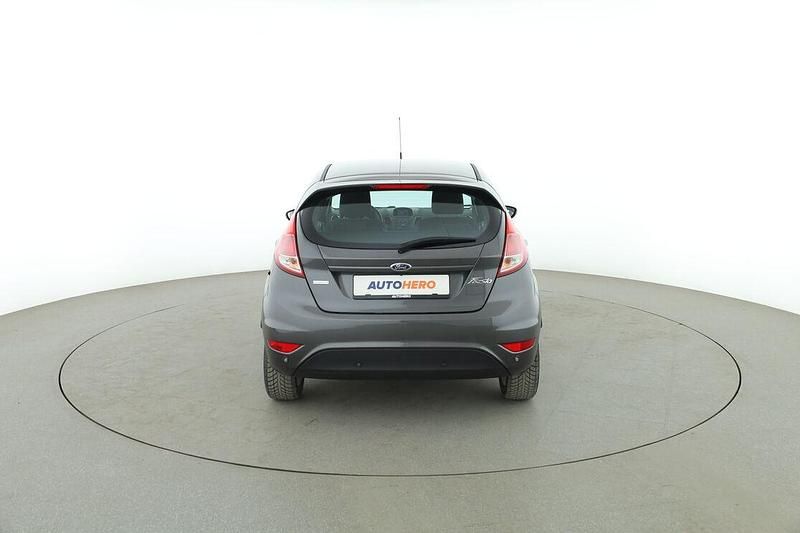 Gebraucht Ford Fiesta Trend 101 PS (74 kW) 2016 Grau Limousine