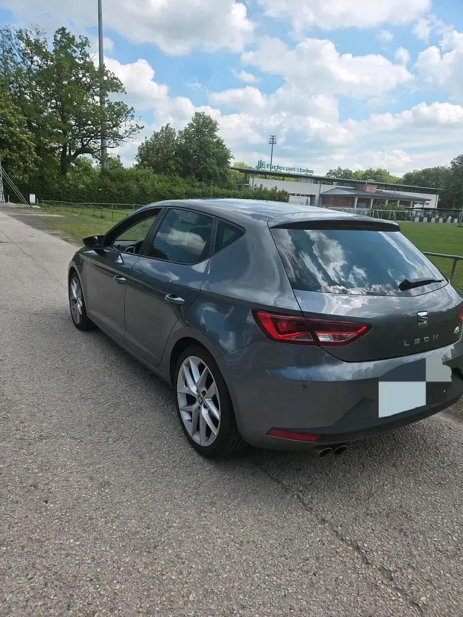 Gebraucht Seat Leon FR 140 PS (102 kW) 2014 Grau Limousine