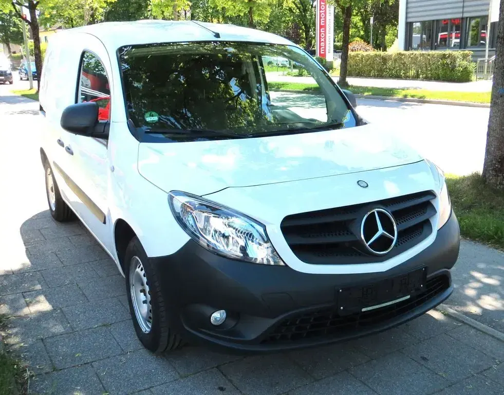 Gebraucht Mercedes Citan 108 75 PS (55 kW) 2019 Arktikweiss Van / Kleinbus
