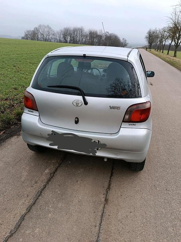 Gebraucht Toyota Yaris 86 PS (63 kW) 2002 Grau Kleinwagen