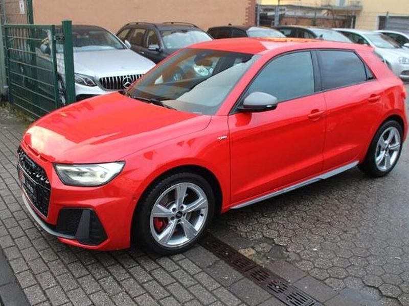 Gebraucht Audi A1 Ambiente 200 PS (147 kW) 2019 Rot SUV