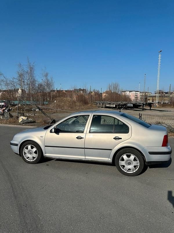Gebraucht VW Bora 75 PS (55 kW) 2001 Silber Limousine