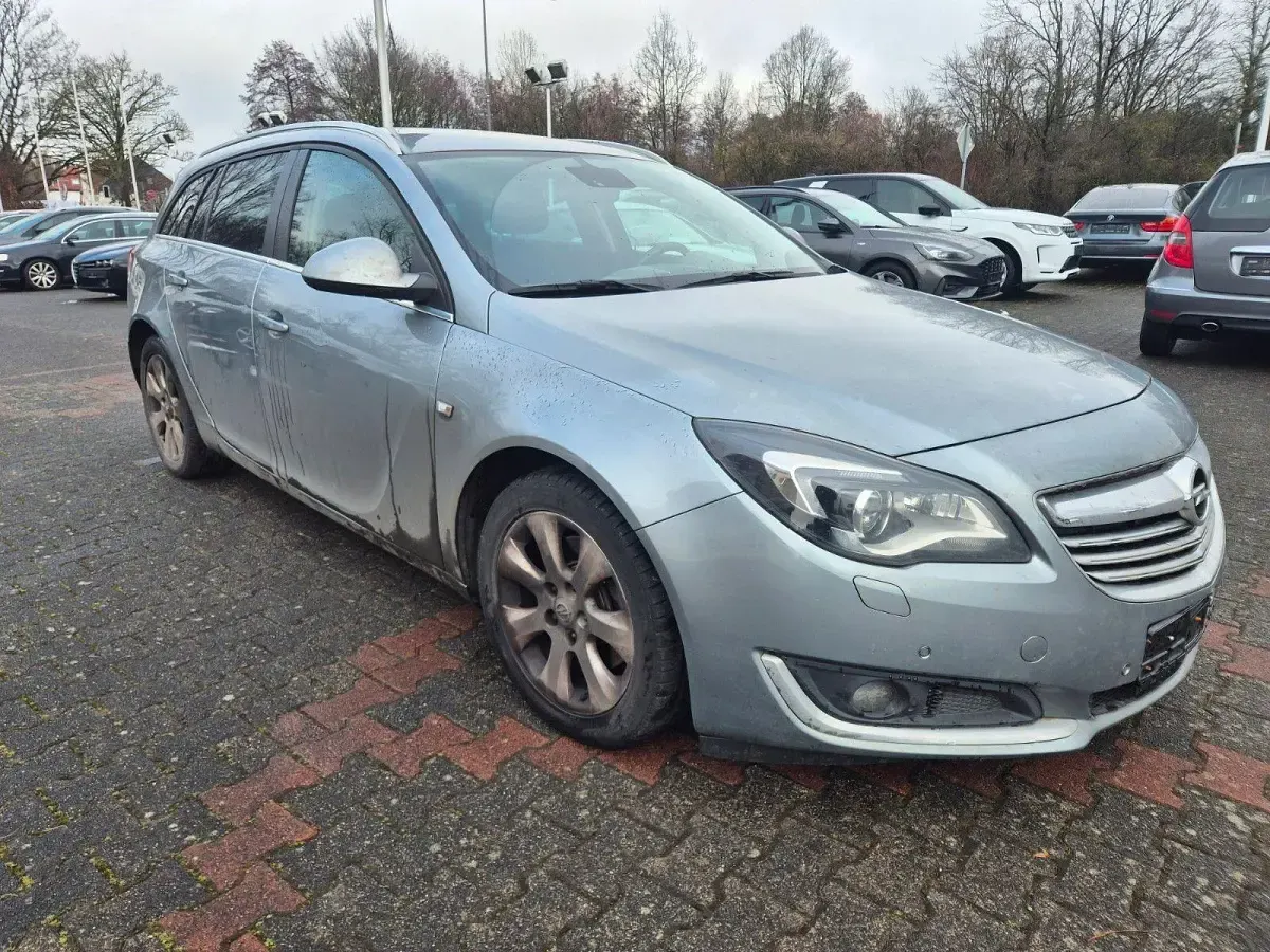 Gebraucht Opel Insignia Edition 163 PS (119 kW) 2013 Silber Kombi