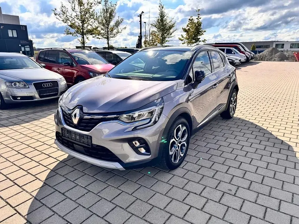Gebraucht Renault Captur Intens 140 PS (102 kW) 2022 Grau SUV