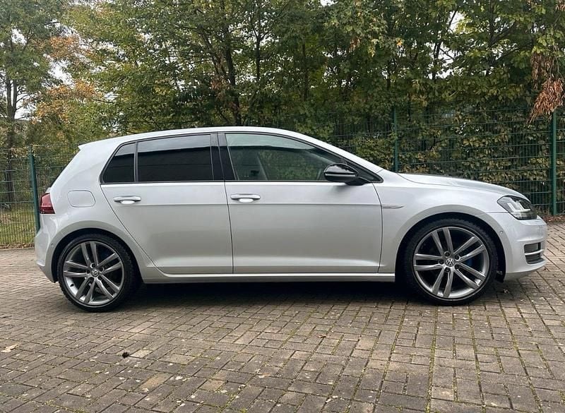 Silber Gebraucht 2014 VW Golf VII Edition Kleinwagen | 10.000 € (Fairer Preis) - Bild 1/4
