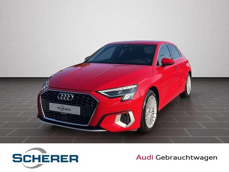 Rot (metallic) Gebraucht 2020 Audi A3 Ambiente Limousine | 23.480 € (Fairer Preis) - Bild 1/4
