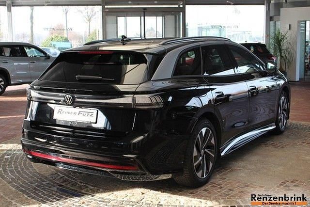 Gebraucht VW ID.7 Pro 210 kW (286 PS) 2025 Grenadillschwarz metallic Kombi