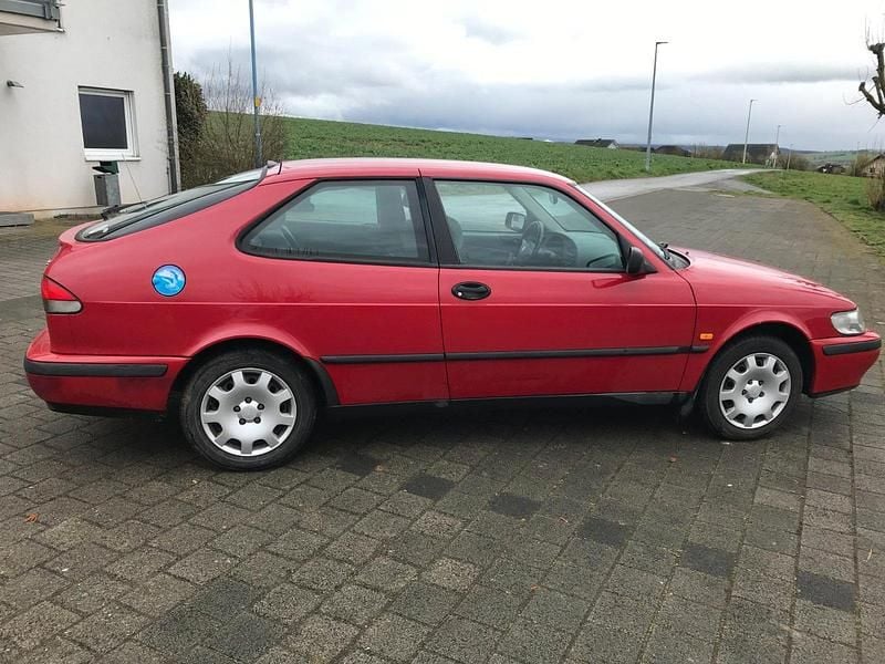 Używany Saab 9-3 131 KM (96 kW) 1999 Czerwony Coupe