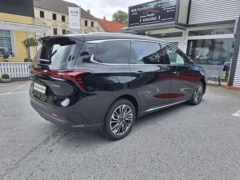 Neu DFSK Forthing 4 177 PS (130 kW) 2026 Schwarz Van / Kleinbus