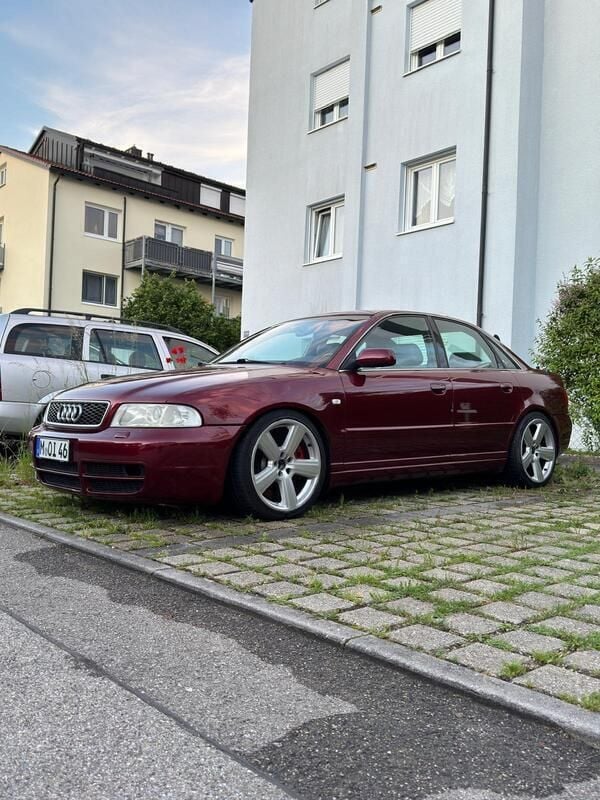Rot Gebraucht 1999 Audi S4 Sport Limousine | 18.500 € - Bild 1/4