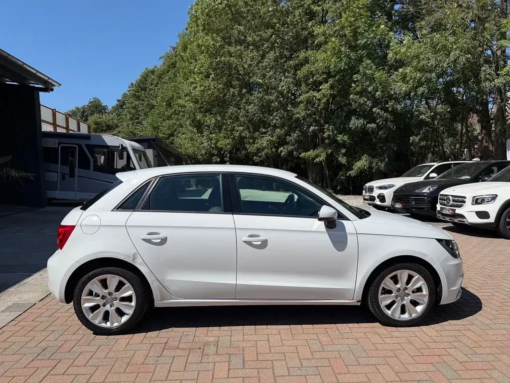 Gebraucht Audi A1 Sportback Ambition 90 PS (66 kW) 2012 Weiß Kleinwagen
