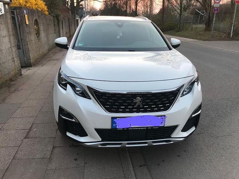 Weiß Gebraucht 2018 Peugeot 3008 Allure SUV | 11.500 € (Guter Preis) - Bild 1/4
