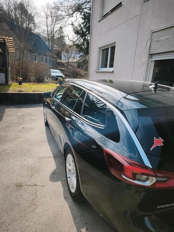 Gebraucht Opel Insignia Sport 165 PS (121 kW) 2018 Schwarz Kombi