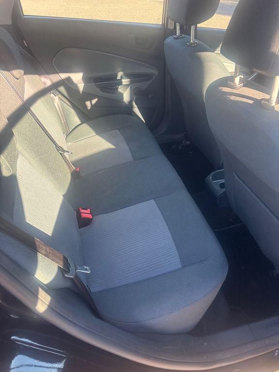 Gebraucht Ford Fiesta Trend 82 PS (60 kW) 2011 Schwarz Kleinwagen