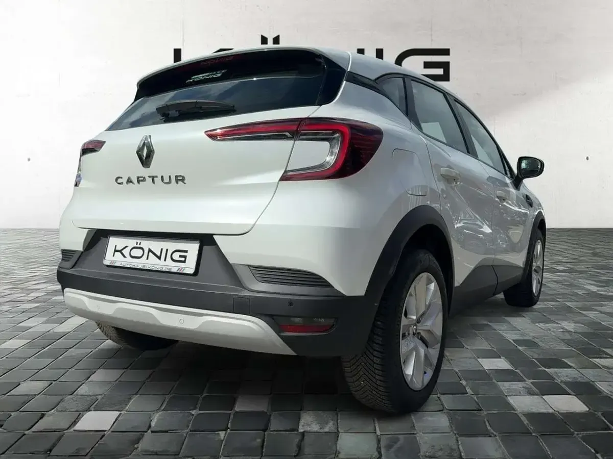 Używany Renault Captur Evolution 91 KM (66 kW) 2023 Biały SUV