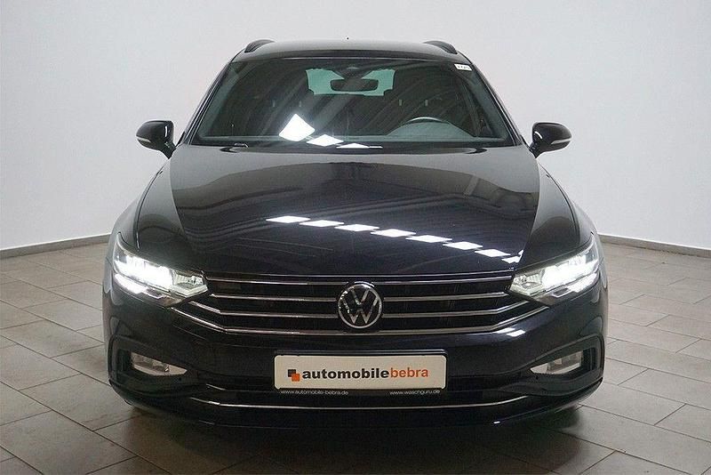 Gebraucht VW Passat Business 150 PS (110 kW) 2022 Deep black Kombi