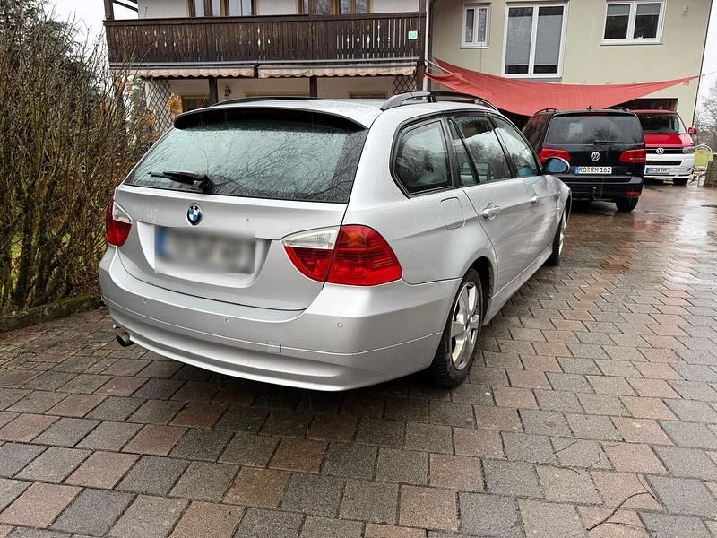 Gebraucht BMW 318 150 PS (110 kW) 2006 Silber Kombi