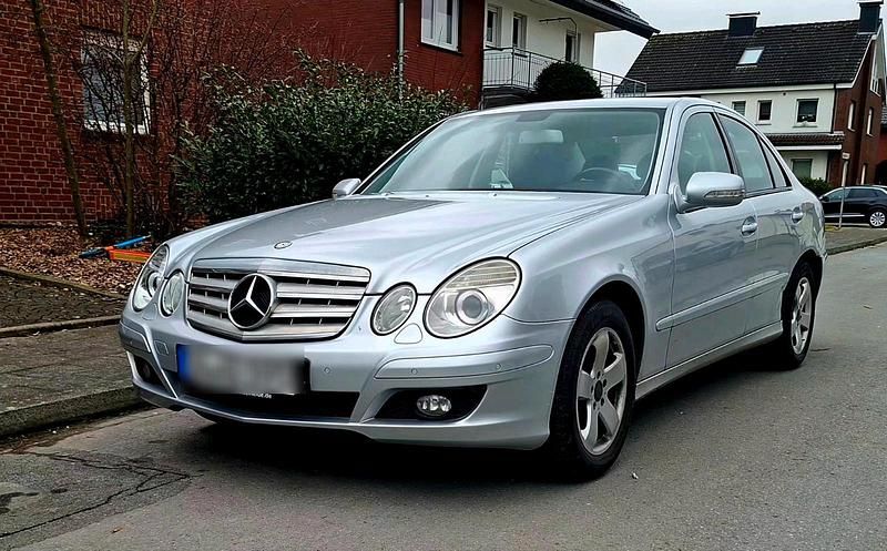 Gebraucht Mercedes E280 Avantgarde 190 PS (139 kW) 2008 Silber Limousine