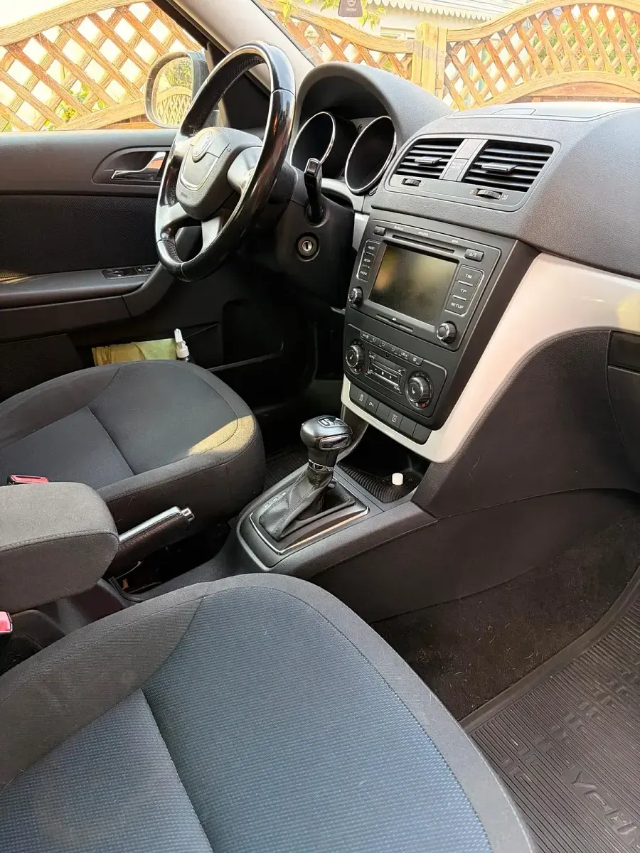 Gebraucht Skoda Yeti 140 PS (102 kW) 2012 Schwarz SUV