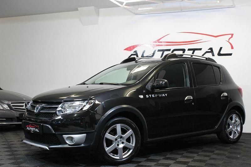 Gebraucht Dacia Sandero Prestige 90 PS (66 kW) 2014 Schwarz Limousine