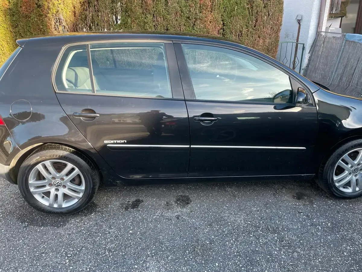 Gebraucht VW Golf V 102 PS (75 kW) 2008 Schwarz Kleinwagen