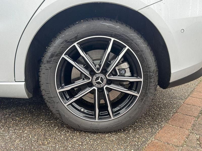 Gebraucht Mercedes B250 163 PS (119 kW) 2023 Silber Kleinwagen
