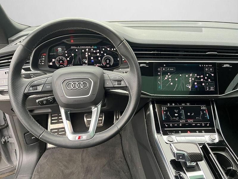 Gebraucht Audi Q8 Ambiente 286 PS (210 kW) 2023 Nardograu SUV
