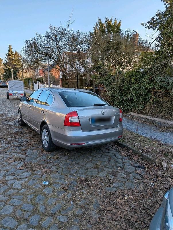 Gebraucht Skoda Octavia 122 PS (89 kW) 2010 Braun Limousine