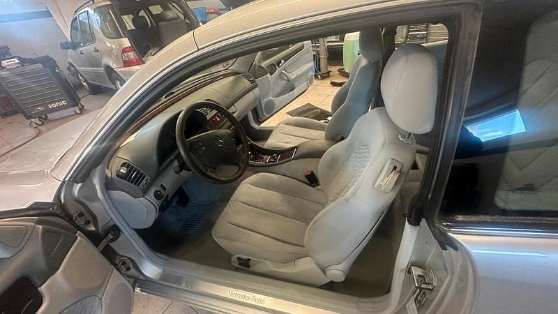 Gebraucht Mercedes CLK200 163 PS (119 kW) 2001 Coupé
