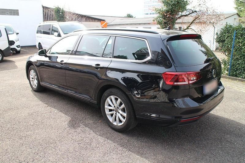 Gebraucht VW Passat Business 150 PS (110 kW) 2022 Schwarz Kombi