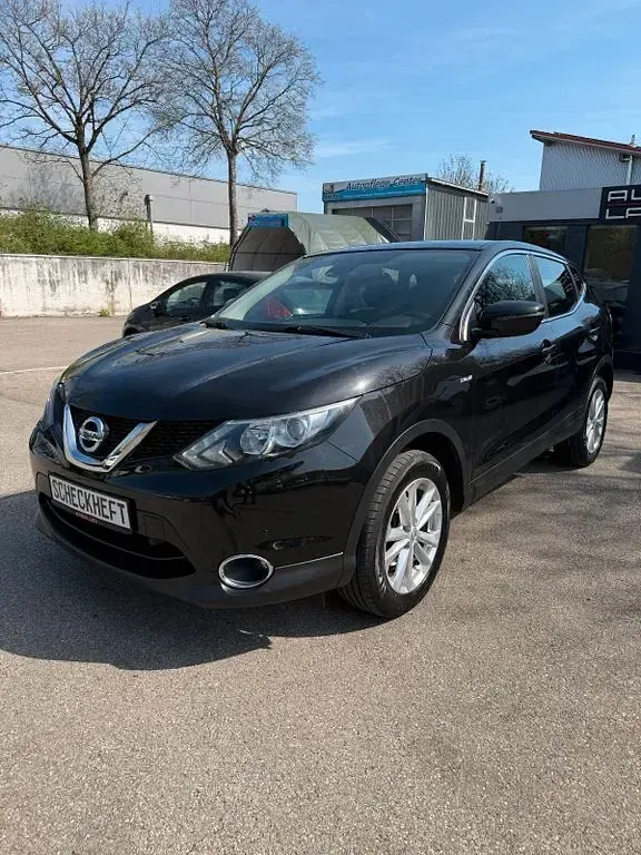 Gebraucht Nissan Qashqai Acenta 116 PS (85 kW) 2017 Schwarz SUV
