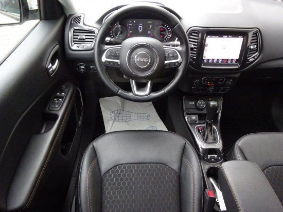 Gebraucht Jeep Compass Limited 131 PS (96 kW) 2020 Ivory tricoat SUV