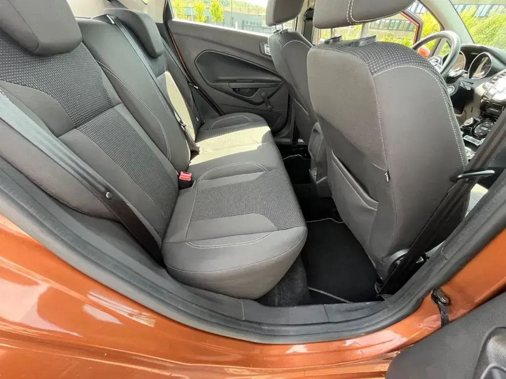 Gebraucht Ford Fiesta Ambiente 60 PS (44 kW) 2016 Braun Kleinwagen