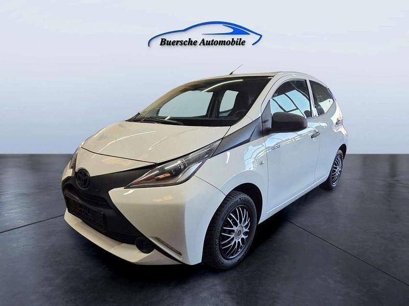 Gebraucht Toyota Aygo 69 PS (50 kW) 2018 Weiß Kleinwagen
