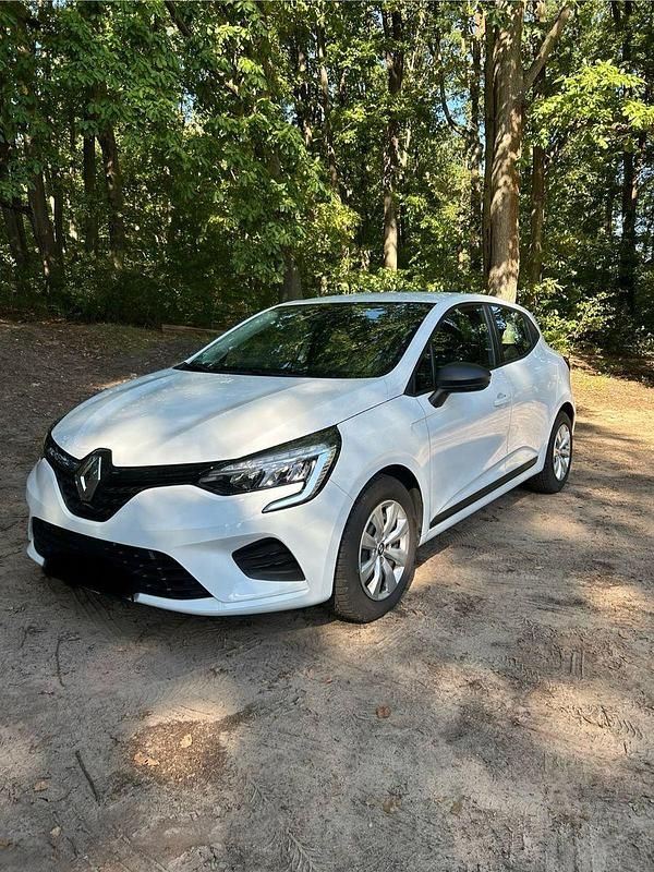 Weiß Gebraucht 2021 Renault Clio V SE Kleinwagen | 9.890 € (Superpreis) - Bild 1/4