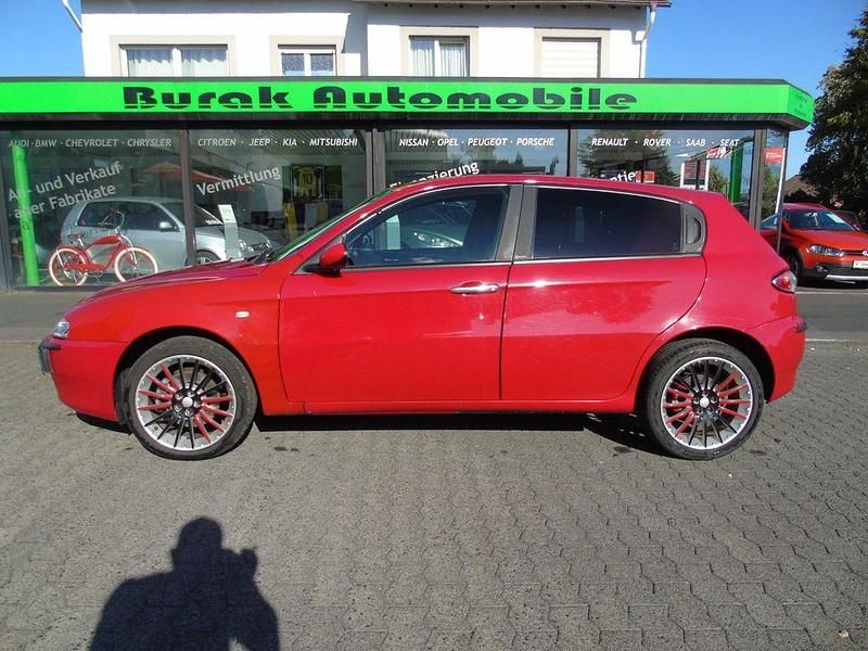 Gebraucht Alfa Romeo 147 Progression 120 PS (88 kW) 2003 Rot Kleinwagen