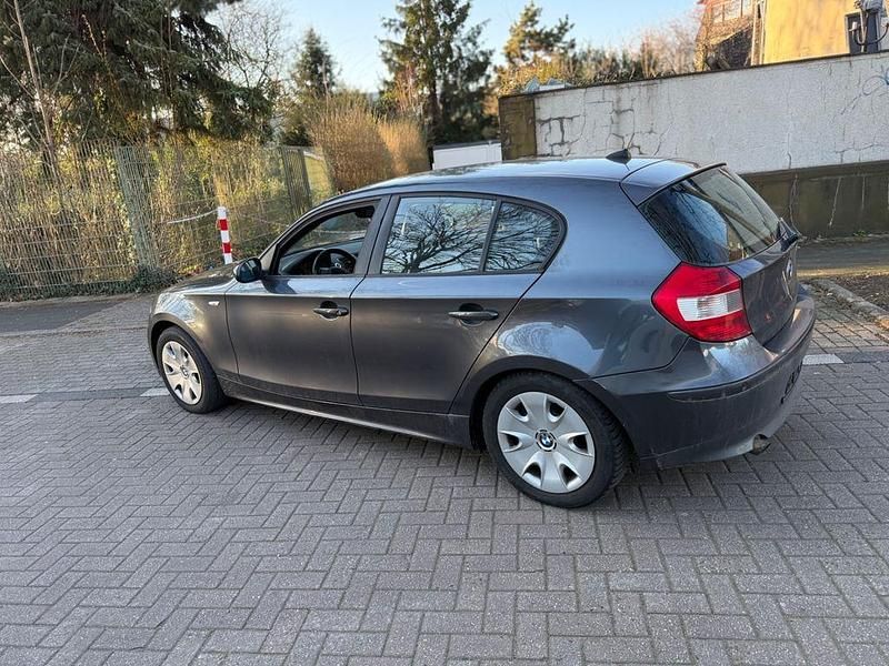 Gebraucht BMW 118 143 PS (105 kW) 2006 Grau Kleinwagen