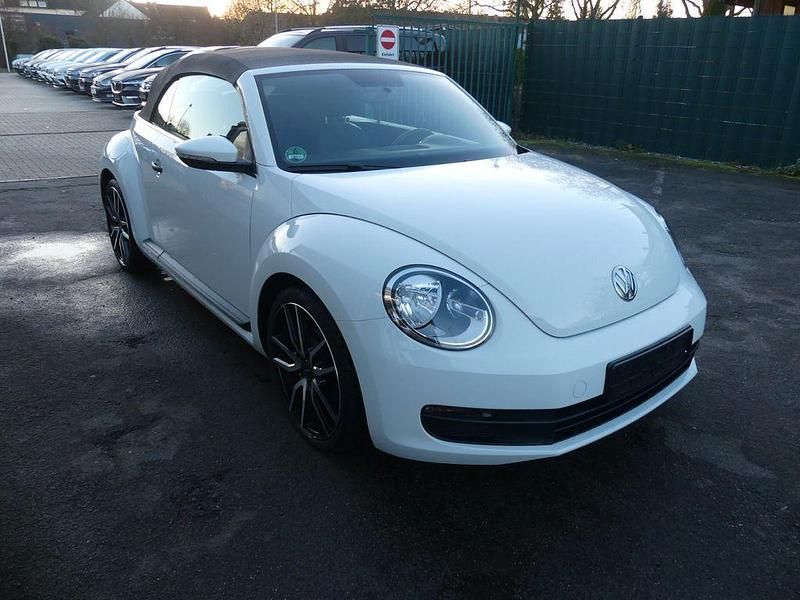 Gebraucht VW Beetle Cabriolet Basis 105 PS (77 kW) 2016 Weiß Cabrio