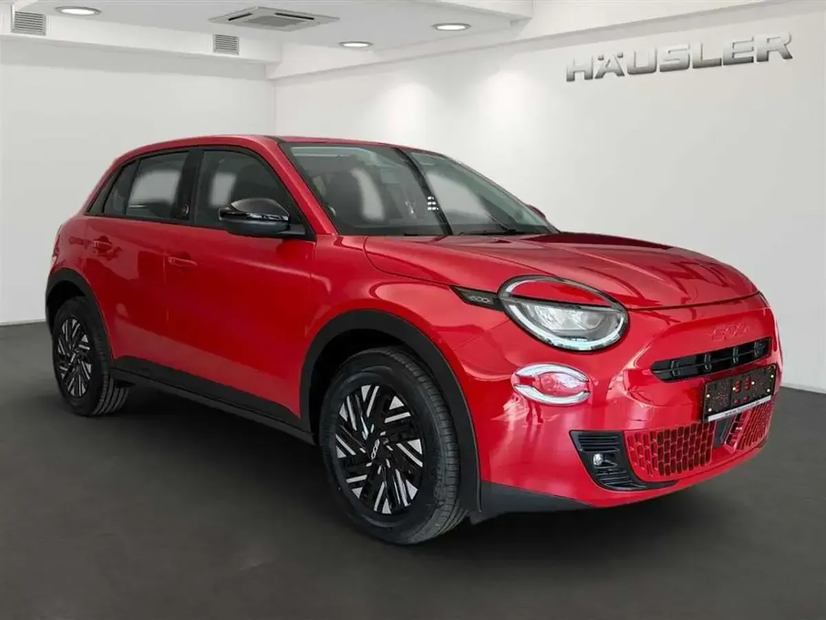 Gebraucht Fiat 600E Red 114 kW (156 PS) 2024 Rot SUV