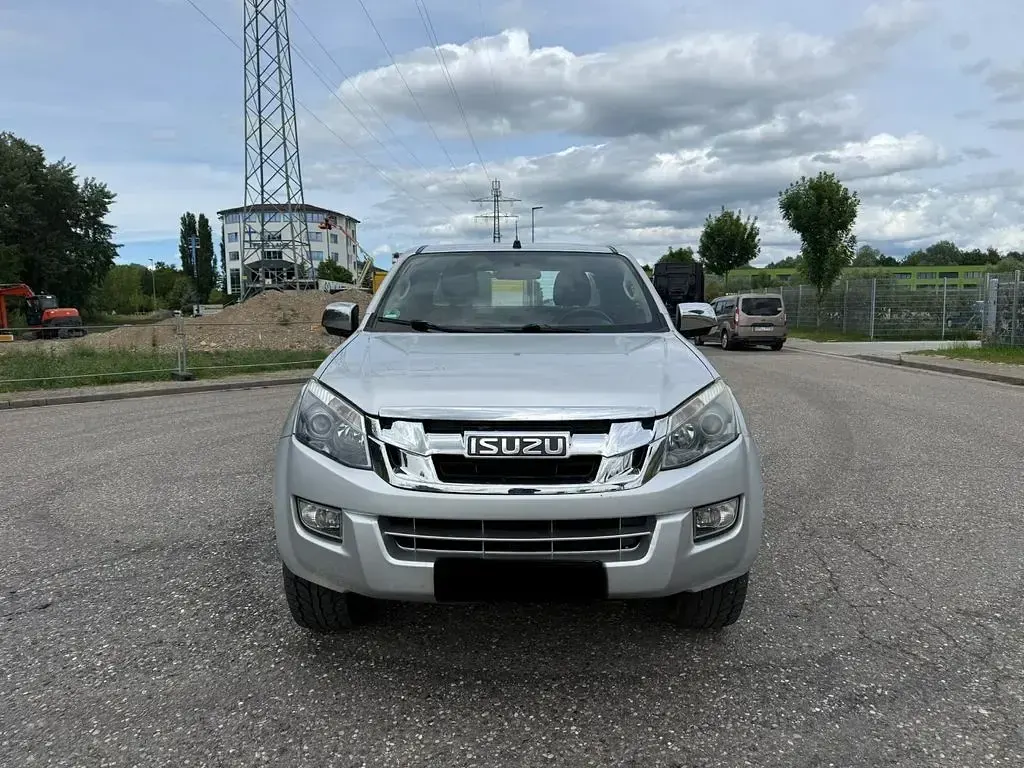 Gebraucht Isuzu D-Max 163 PS (119 kW) 2016 Silber SUV