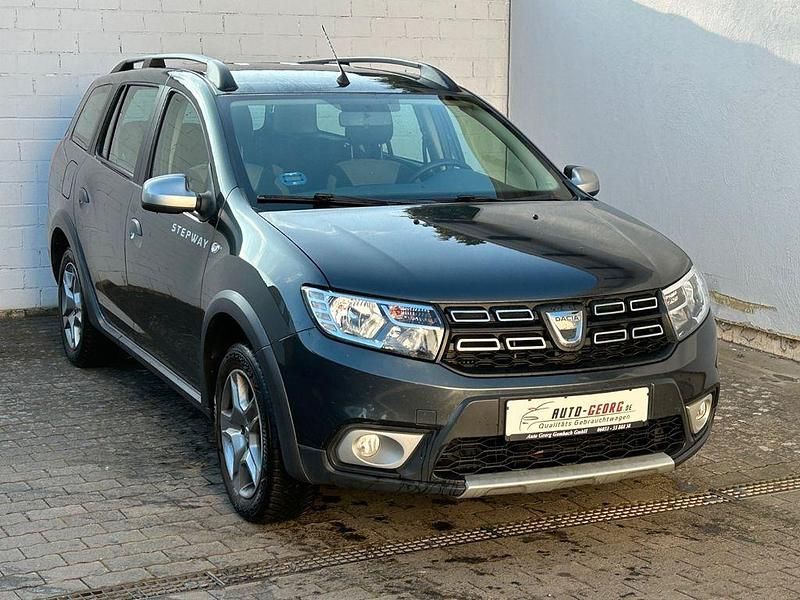 Grau Gebraucht 2019 Dacia Logan MCV Stepway Kombi | 6.999 € (Guter Preis) - Bild 1/4