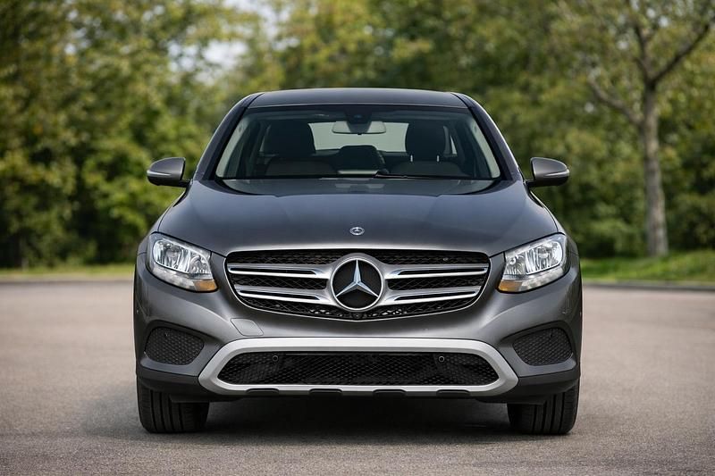 Grau Gebraucht 2018 Mercedes GLC250 SUV | 27.900 € (Guter Preis) - Bild 1/4