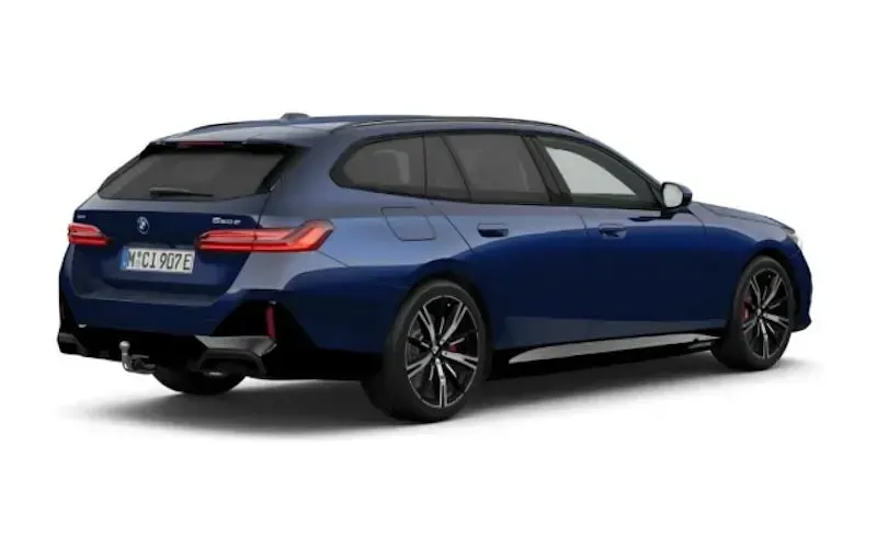 Neu BMW 550e Comfort Edition 489 PS (359 kW) 2026 Blau Kombi