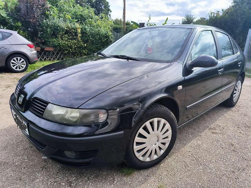Schwarz Gebraucht 2003 Seat Leon Stella Limousine | 2.100 € (Fairer Preis) - Bild 1/4