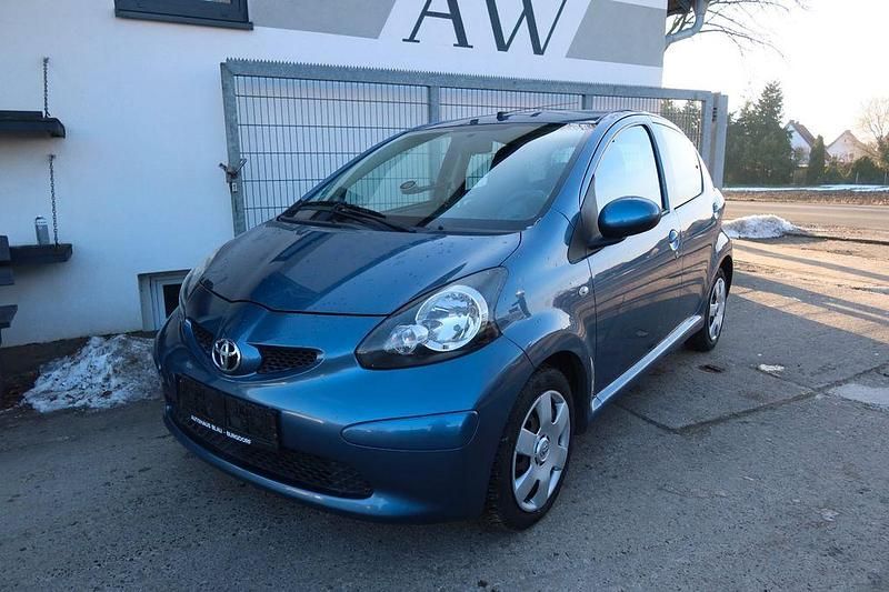 Blau Gebraucht 2008 Toyota Aygo Team Kleinwagen | 1.850 € (Fairer Preis) - Bild 1/4