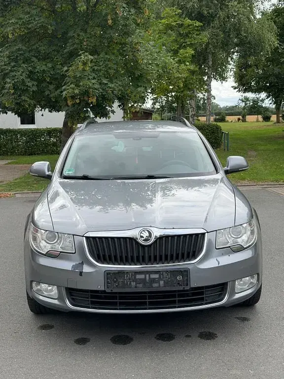 Gebraucht Skoda Superb Ambition 170 PS (125 kW) 2012 Grau Limousine