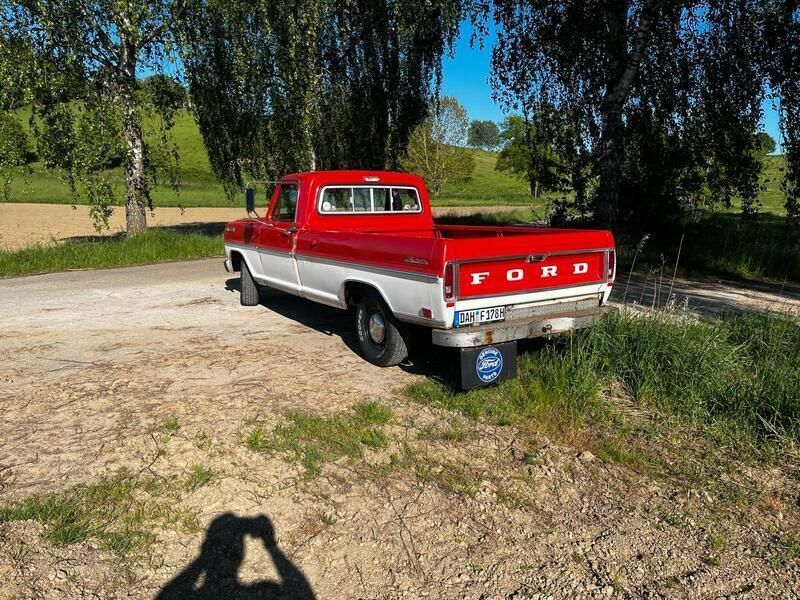 Rot Gebraucht 1968 Ford F100 SUV | 20.000 € - Bild 1/4