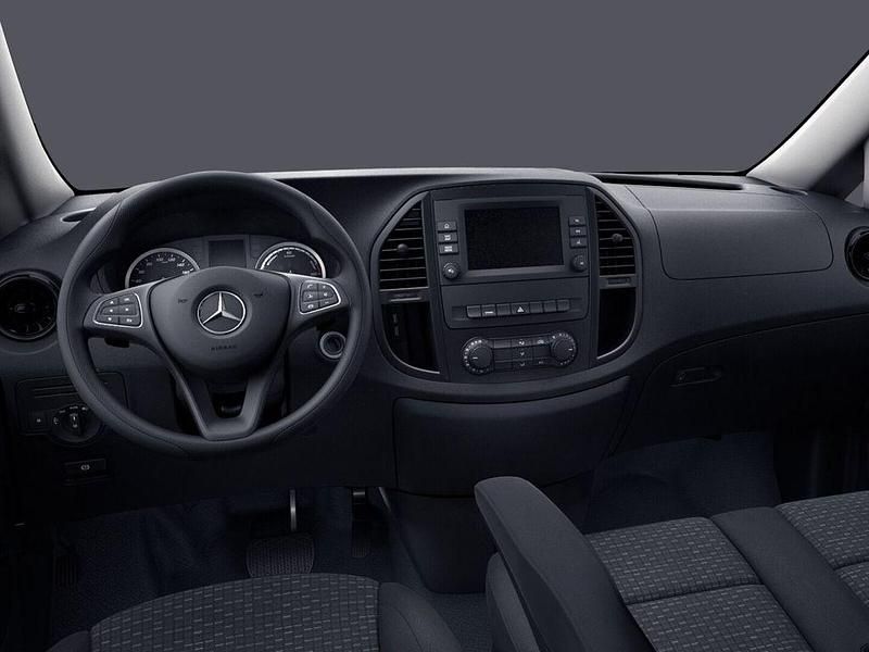 Gebraucht Mercedes e-Vito 85 kW (116 PS) 2025 Weiß Van / Kleinbus