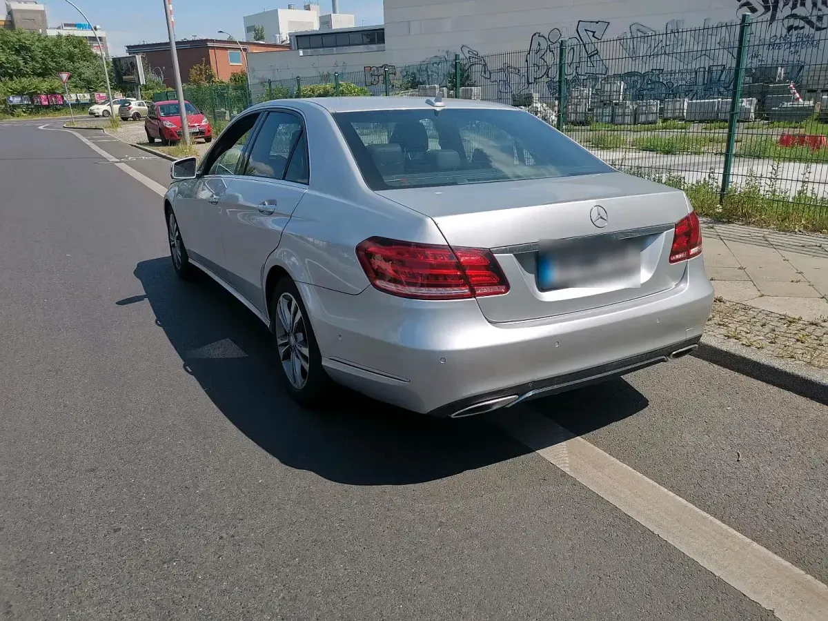 Gebraucht Mercedes E300 231 PS (169 kW) 2015 Silber Limousine