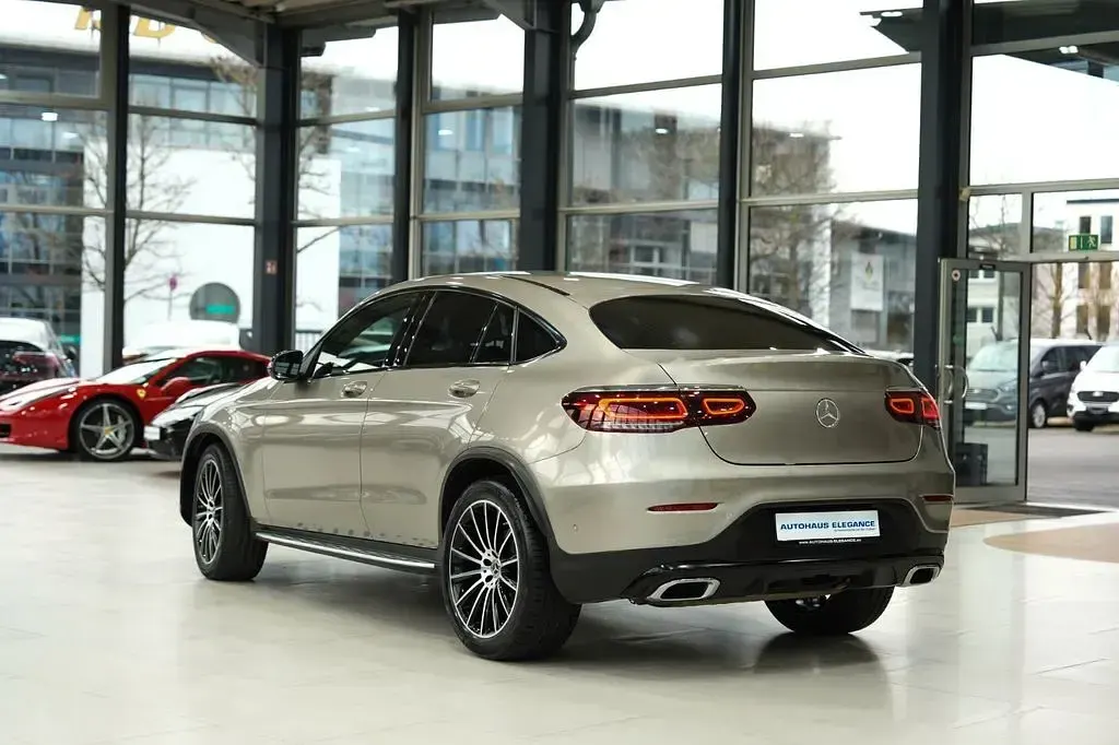 Gebraucht Mercedes GLC300 AMG line 258 PS (189 kW) 2019 Mojavesilber metalliclack SUV
